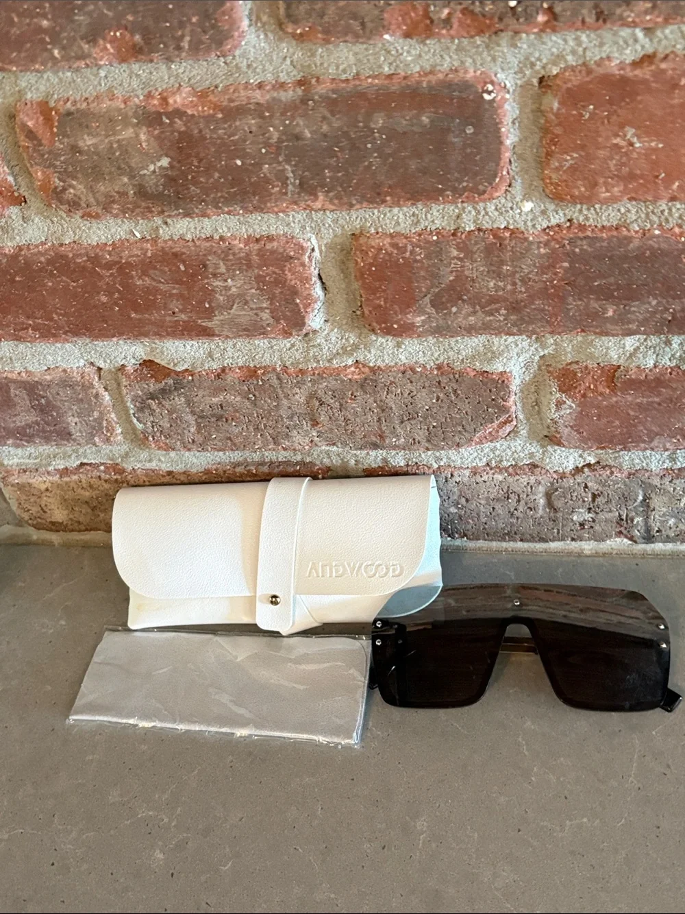 Black Mirrored Rectangular Shield Sunglasses with White Case - Andwood